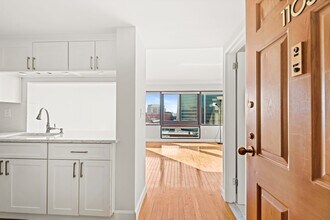 Building Photo - 127 Greyrock Pl