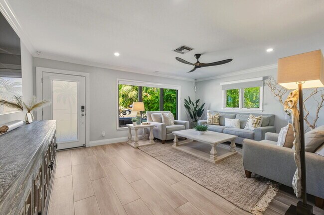 Building Photo - Naples Park PET FRIENDLY POOL HOME - 3BDRM. 2 BATHS