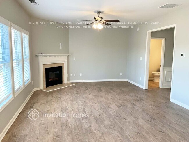 Building Photo - 3460 Kentwater Dr