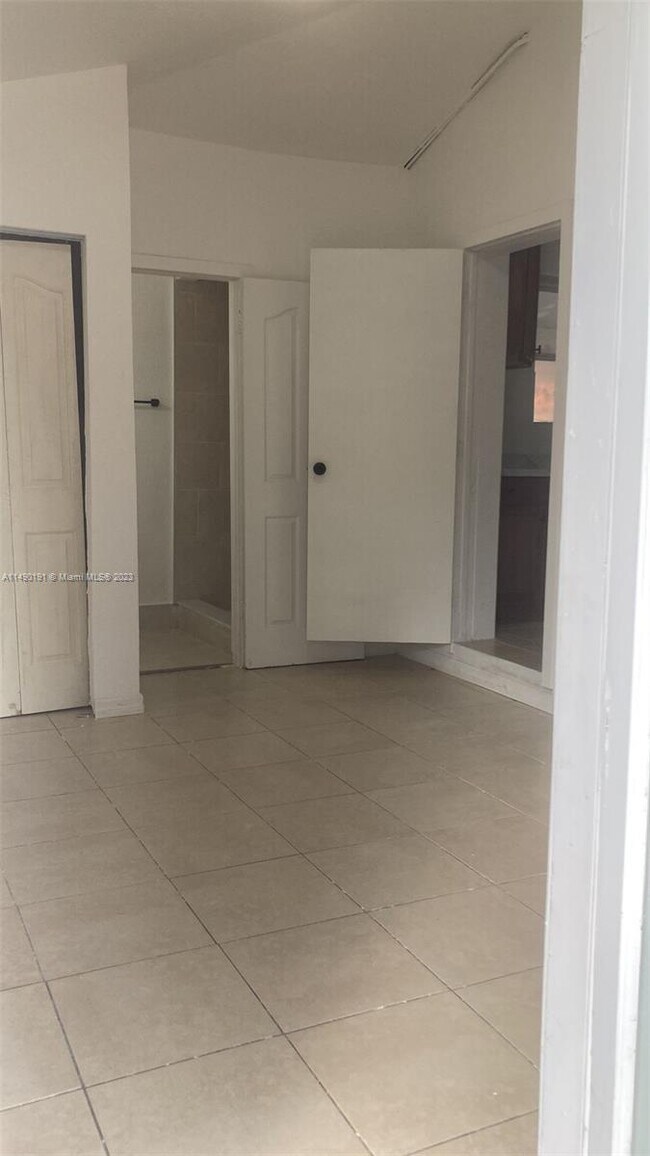 Foto del edificio - 3400 NW 13th Ave