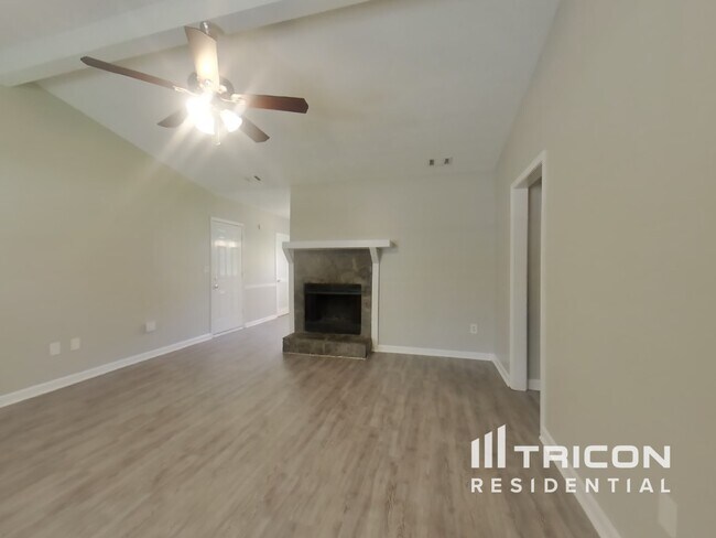 Building Photo - 110 W Forest Dr