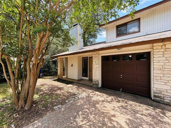 Foto del edificio - 7001 Winedale Dr