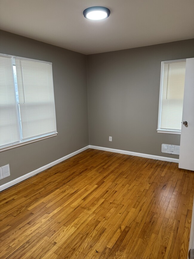 Building Photo - 8818 Kentucky Ave