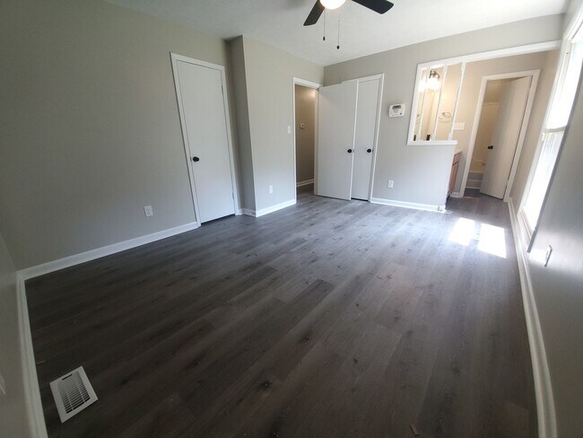 Building Photo - 1623 Lawhorne Dr