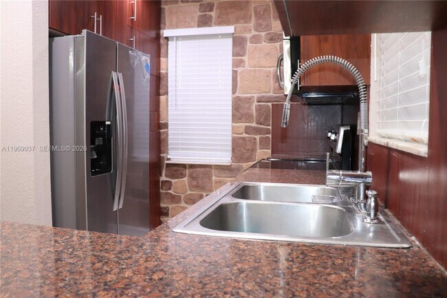 Foto del edificio - 19259 SW 118th Pl