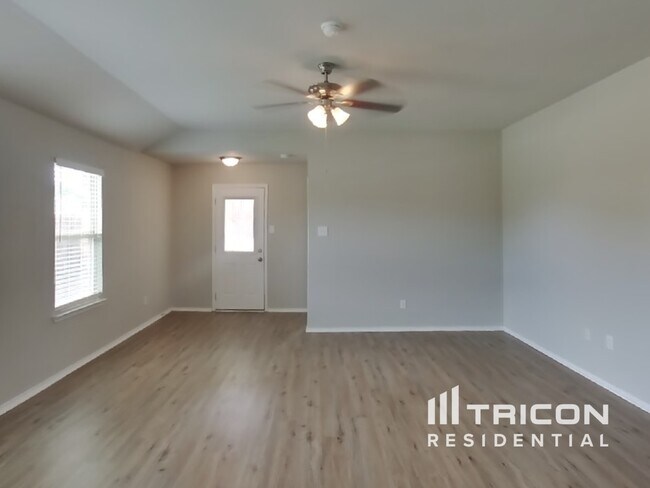Foto del edificio - 2321 Triston St