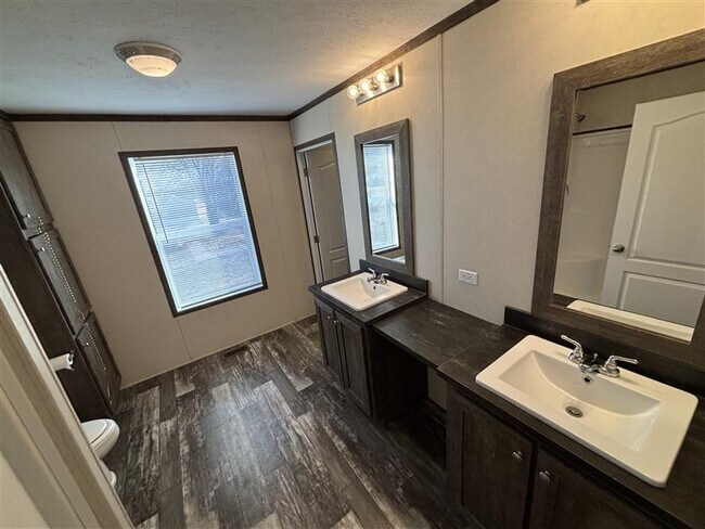 Foto del edificio - 73 Eisenhower St