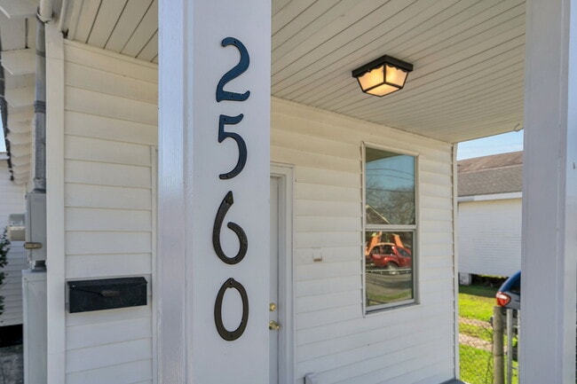 Foto del edificio - 2560 Gladiolus St