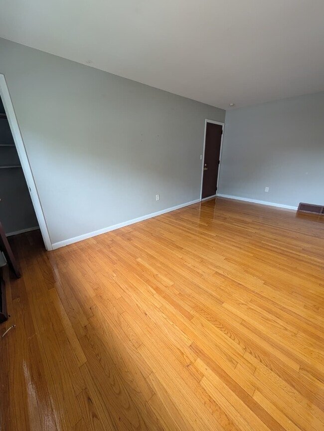 Building Photo - 217 Fairfield St
