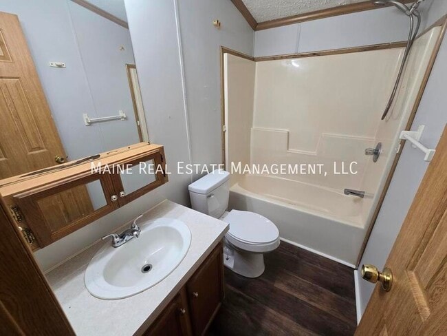 Building Photo - 171 Riverside Dr