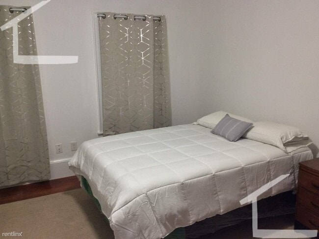 Building Photo - 8 br, 5 bath House - 31 Gerald Rd 18