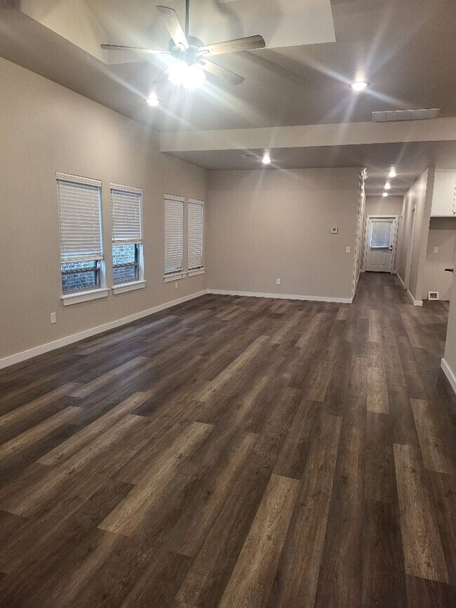 Foto del edificio - TAKE A LOOK AT YOUR NEW HOME COMING AVAILABLE