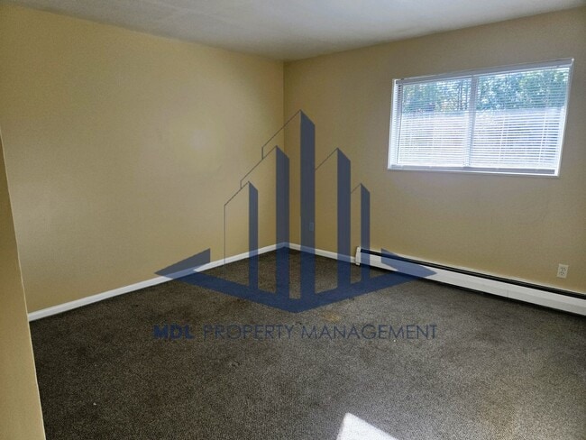 Building Photo - 2215 Weiss St