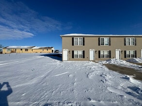 Building Photo - 819 Navajo Trail