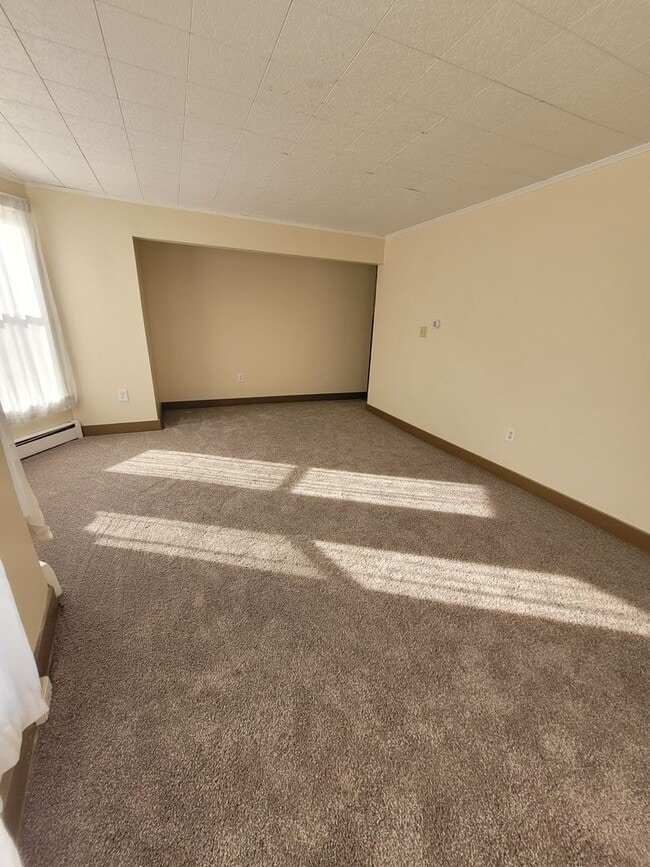 Building Photo - 52-54 E Chestnut St