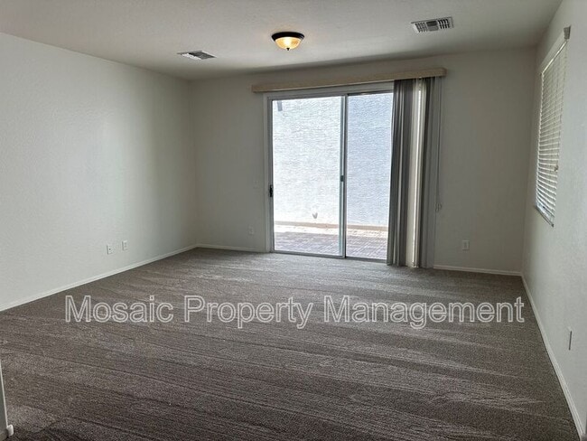 Building Photo - 957 S Almira Ave