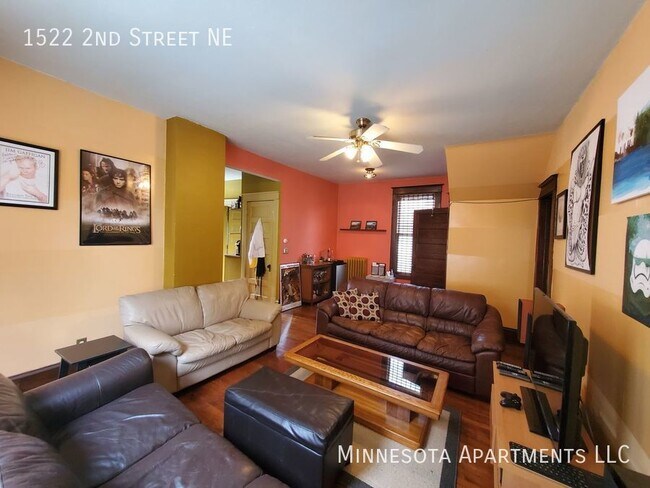 Building Photo - Beautiful and Spacious 3+Bed/3 Bath Home A...