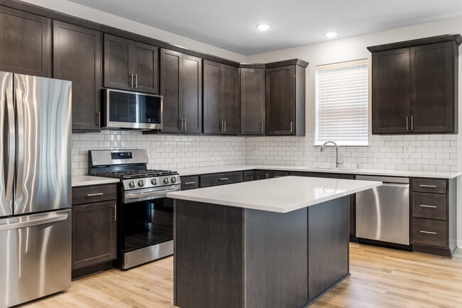 Building Photo - 1043 Juniper Ln