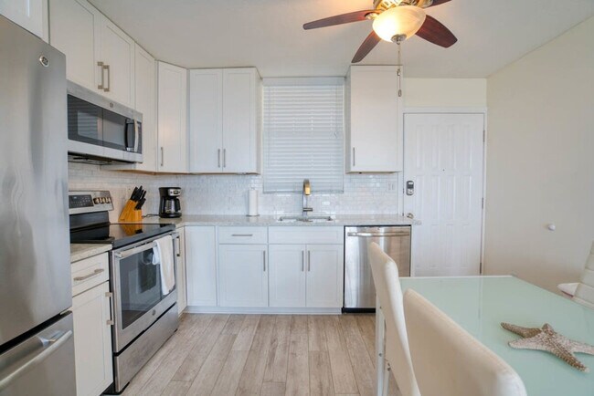 Building Photo - 5900 Bonita Beach Rd SW