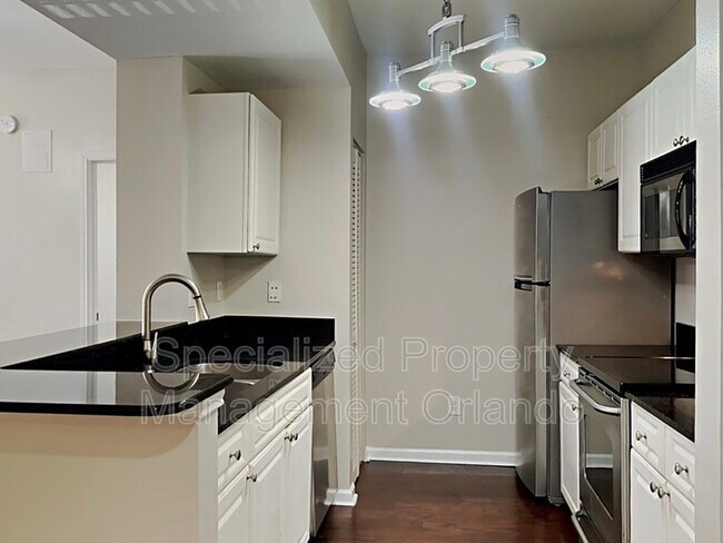 Foto del edificio - 14229 Falls Church Dr