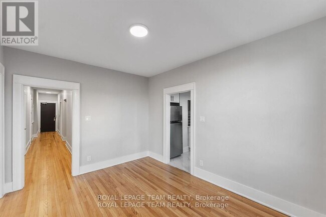 Building Photo - 407 Elgin St