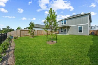 Building Photo - 26008 Hampshire Dr