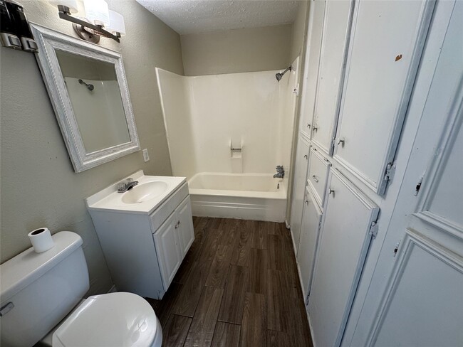 Building Photo - 1113 Cora St