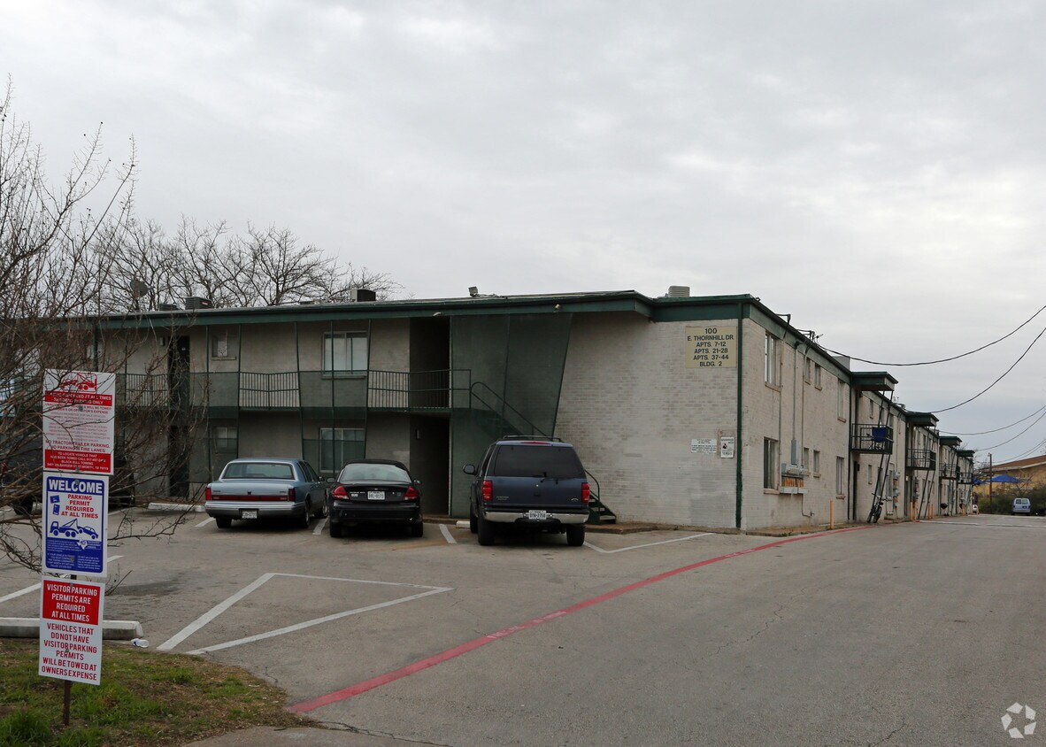 Foto del edificio - South Plaza Apartments