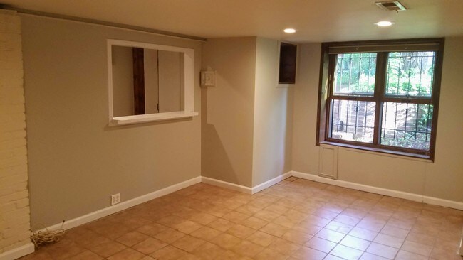 Foto del edificio - 1629 Newton St NW