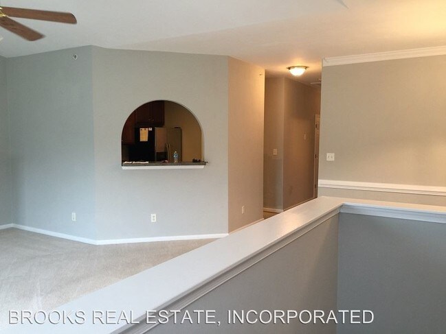 Building Photo - 604 Rustads Cir