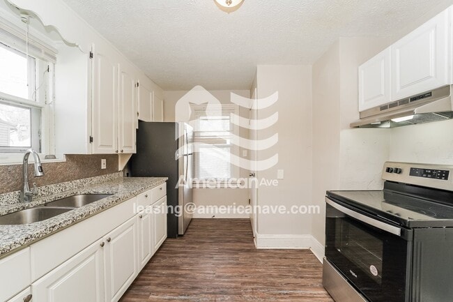 Building Photo - 1065 Murray Ave