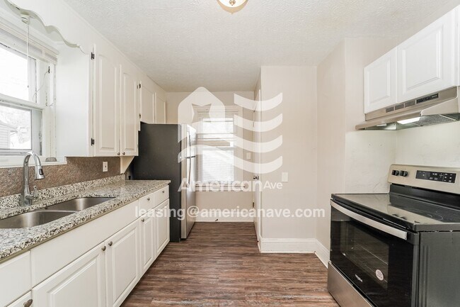 Foto del edificio - 1065 Murray Ave