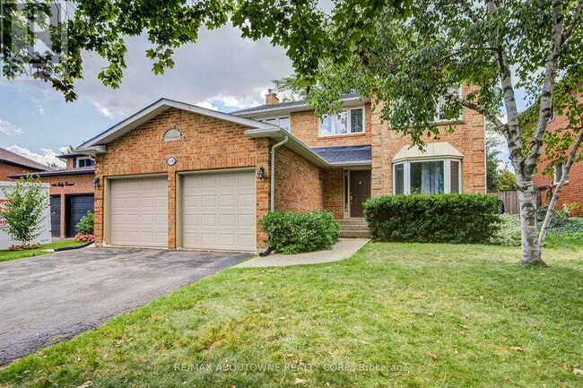Building Photo - 1108 Notley Crescent