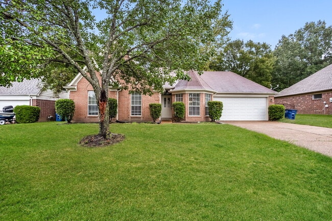 Building Photo - 5780 Lancaster Dr