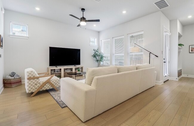 Foto del edificio - 6006 Rangeland Rd