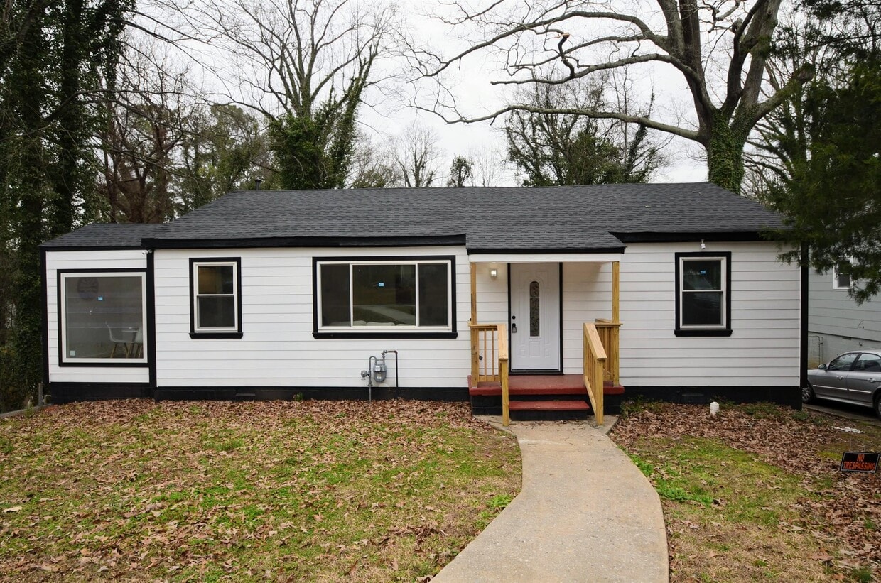 Primary Photo - 1350 Kenilworth Dr SW