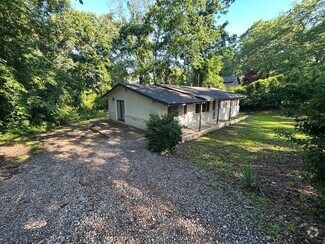 Building Photo - 217 Hilltop Rd