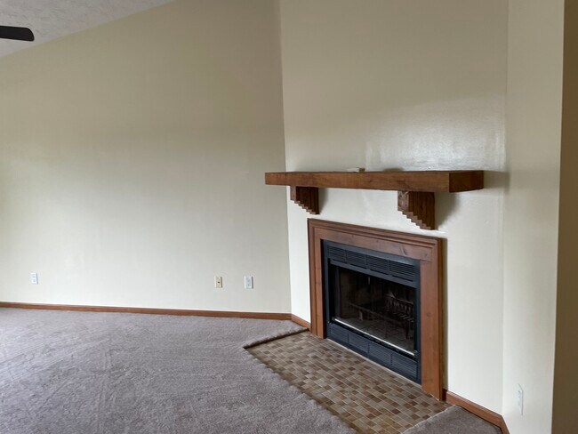 Foto del edificio - 1295 Robbins Run Ct