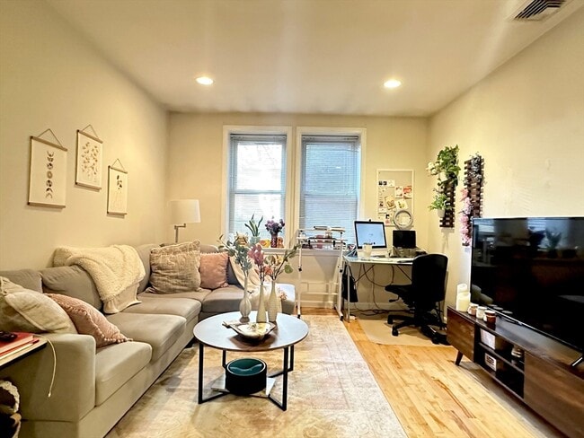 Foto del edificio - 464 Hanover St