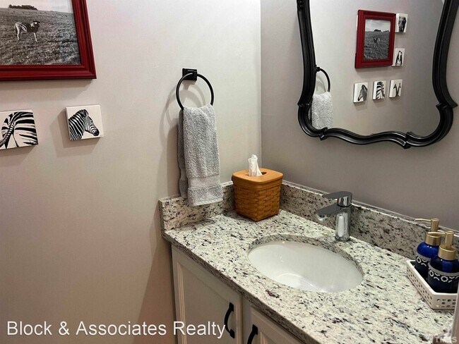 Building Photo - 2 br, 1.5 bath House - 1438 Barton Place D...