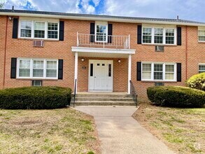 Building Photo - 5 Grandview Dr