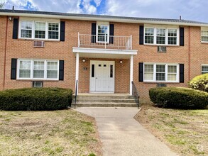 Building Photo - 5 Grandview Dr