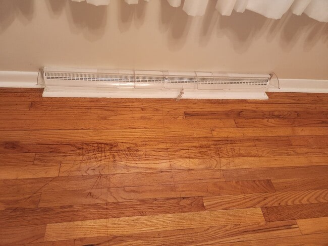 Building Photo - Very Nice- furnished 3-BR