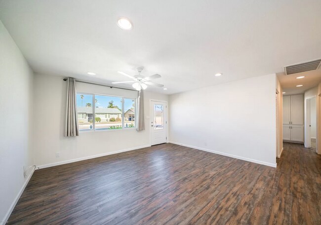 Living Space - 409 E McKinley St