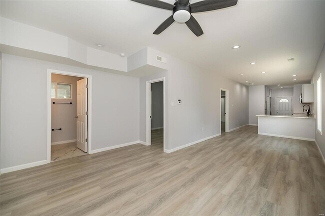 Building Photo - 5806 Westminster Pl