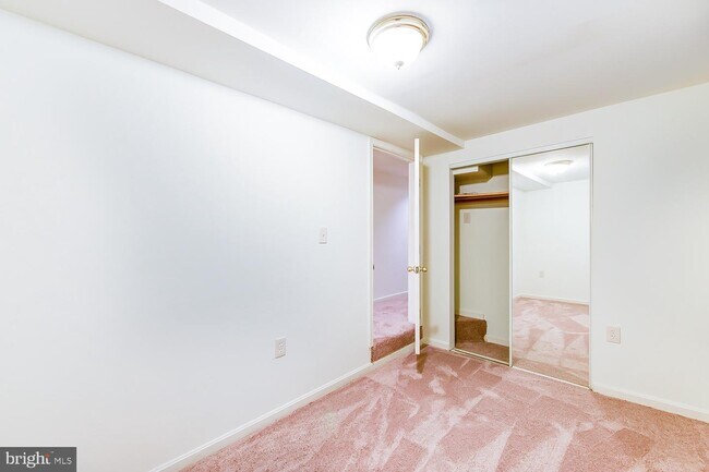 Building Photo - 28 Seaton Pl NW