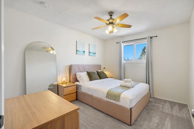 Building Photo - 64 Riverbirch Rd SE