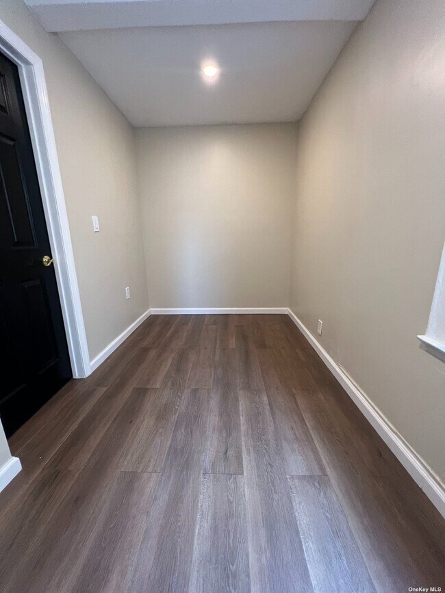 Foto del edificio - 221-29 106th Ave