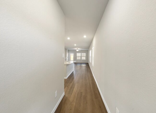 Foto del edificio - 609 Hemingway Ln