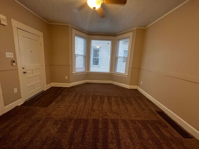 Foto del edificio - 3209 S Harrison St